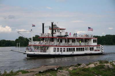 River Boat Blasts It's Horn